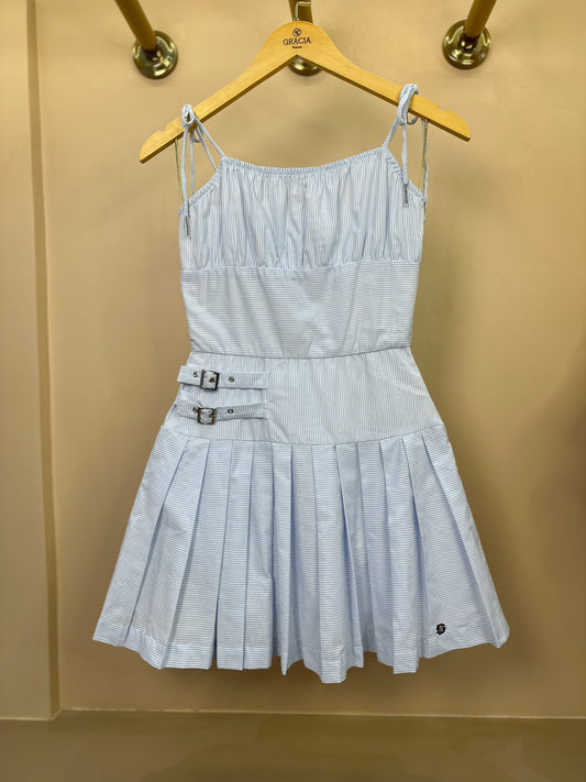 Vestido Teen Pregas Amarração Ombro e Fivelas Laterais - Two In