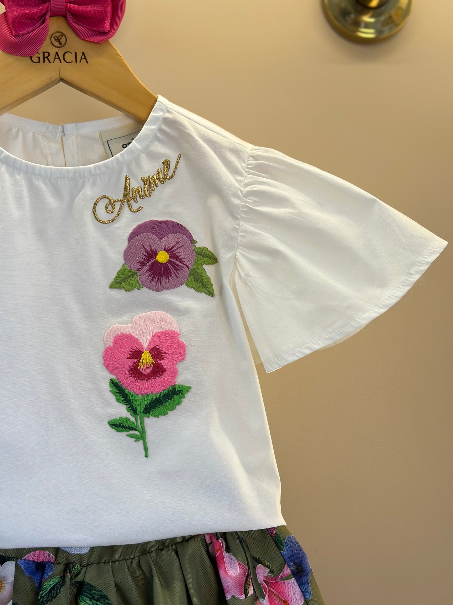 Conjunto Infantil Blusa Off White e Saia Conceito Tule Floral Bordado Verde Forest - Animê