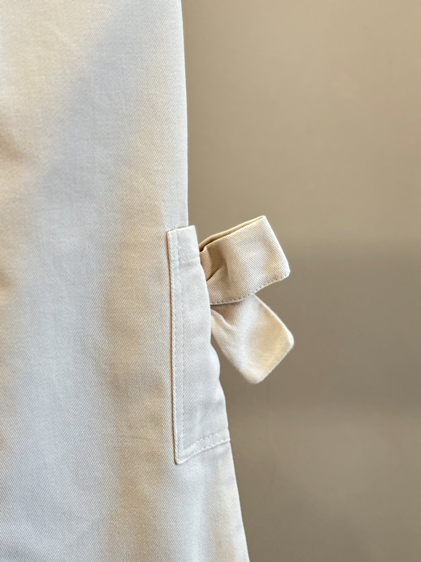 Conjunto Infantil Camiseta Off White Lacinho Tule e Calça Wide Leg Cargo Bege - Gabriela Aquarela