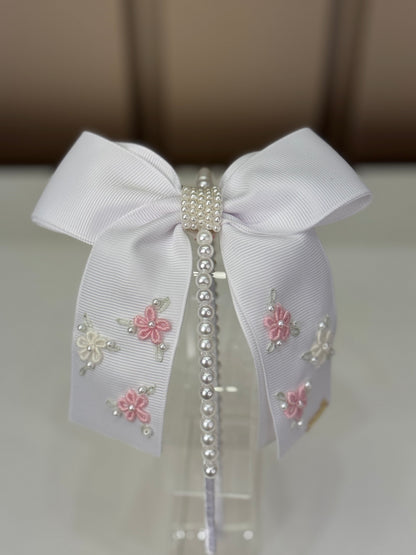 Tiara Infantil Pérolas Laço Branco Bordado - Roana