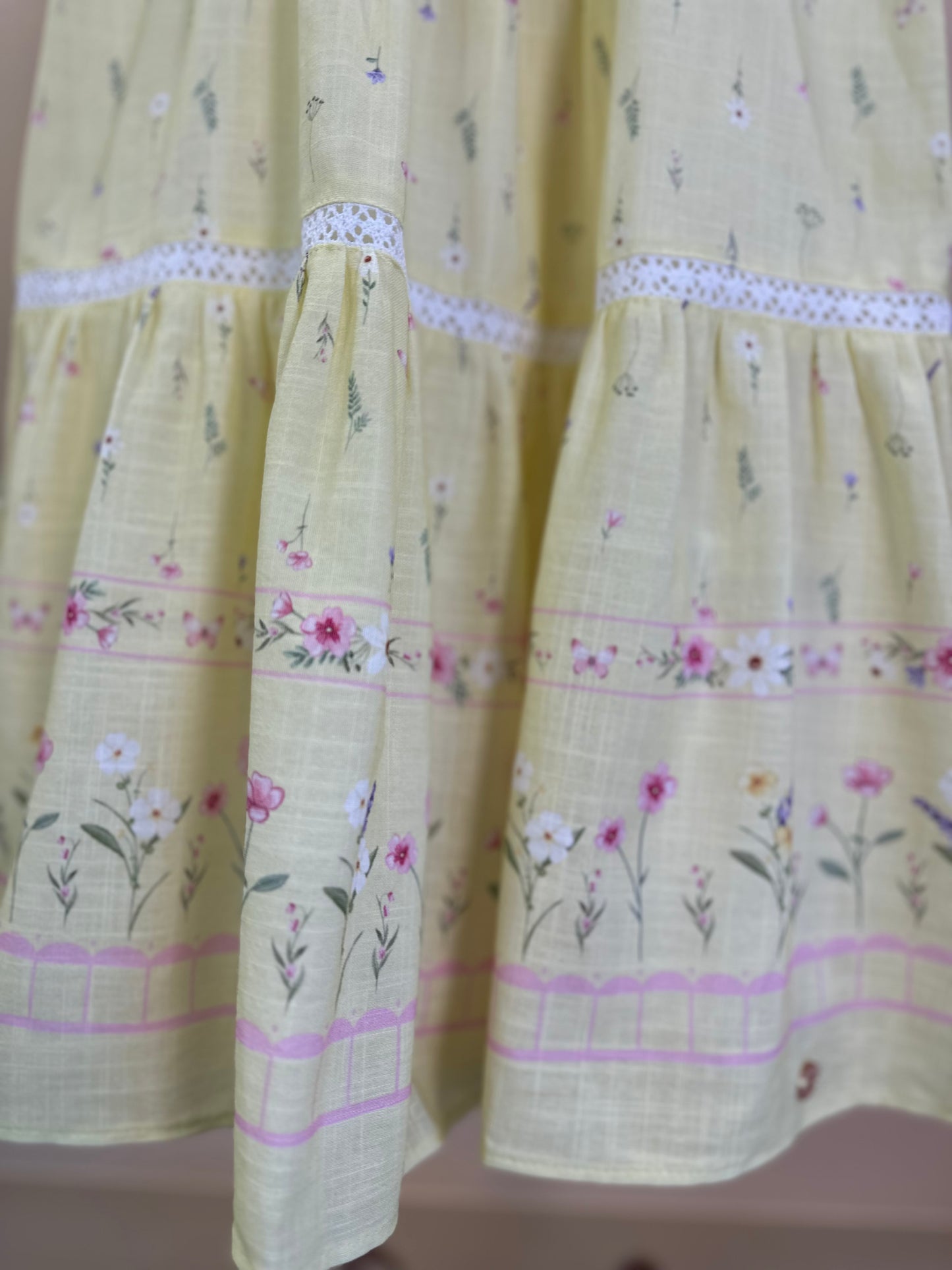 Vestido Infantil Trapézio Algodão Amarelo Estampado Flores - Petit Cherie