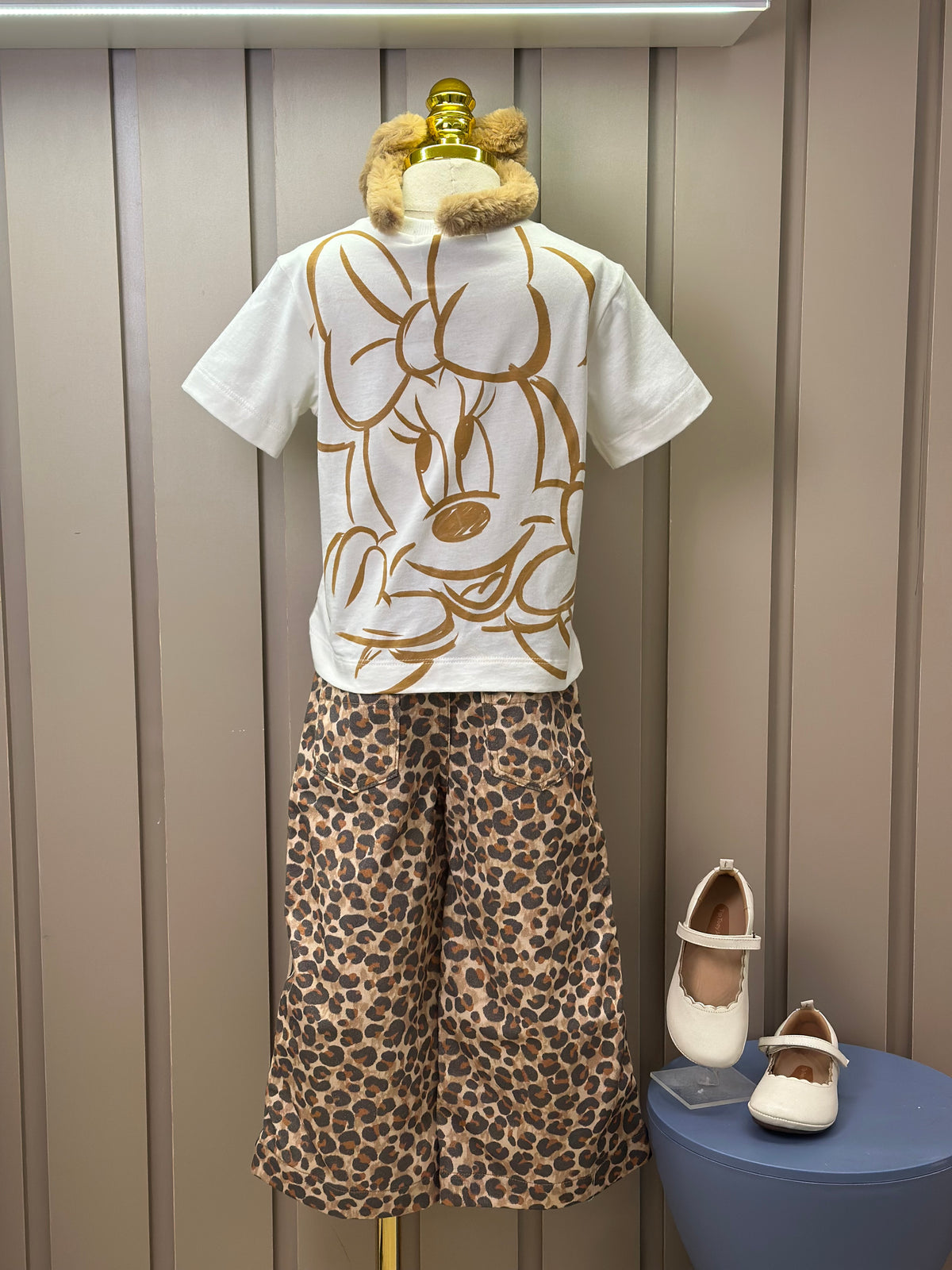 Conjunto Infantil Blusa Minnie Paisley Dourada e Calça Sarja Animal Print - Animê