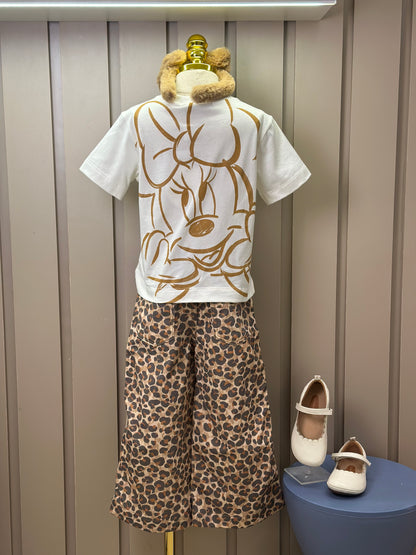 Conjunto Infantil Blusa Minnie Paisley Dourada e Calça Sarja Animal Print - Animê