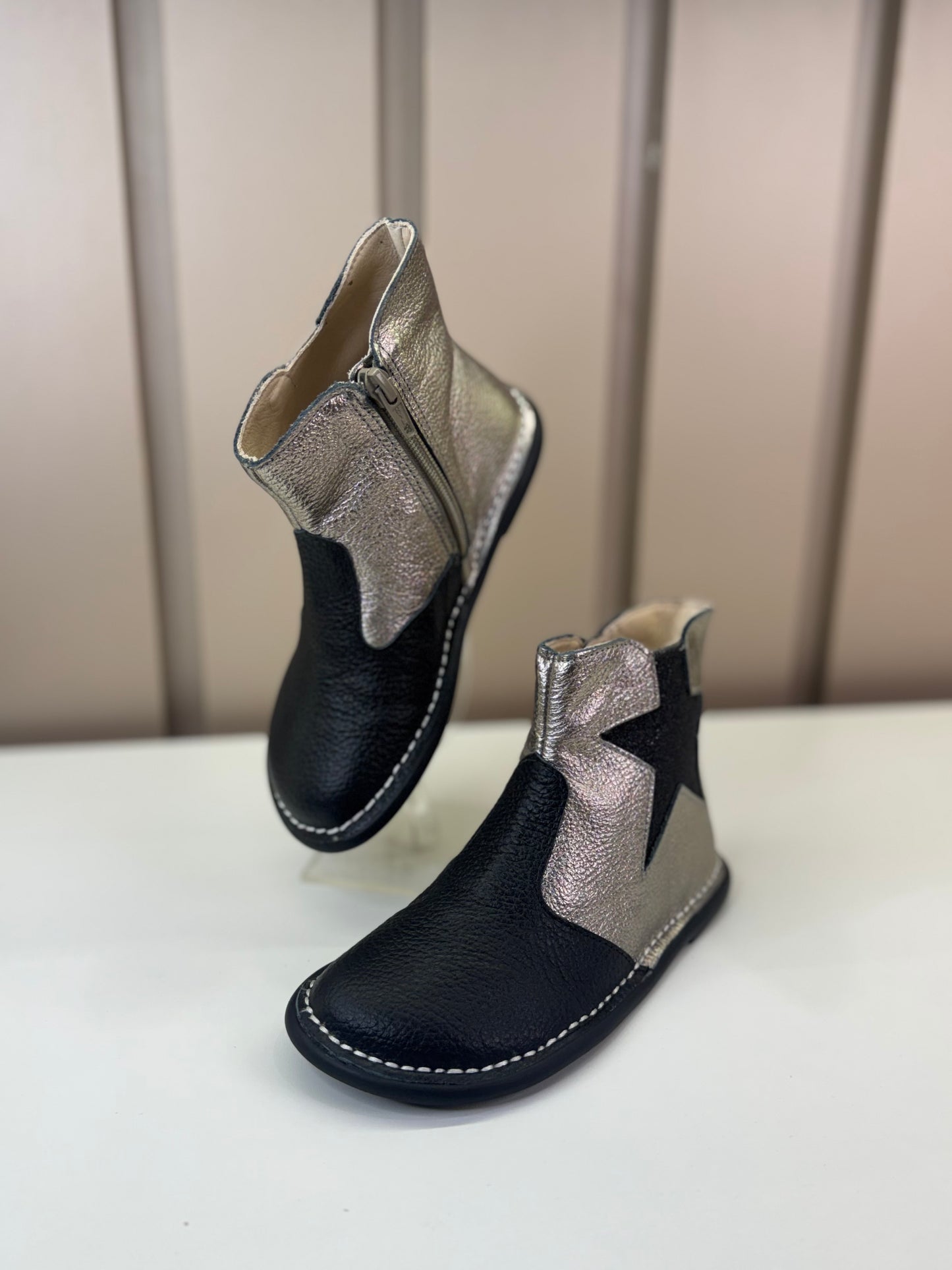 Bota Infantil Galáxia Preto e Metal - Petit Cheval