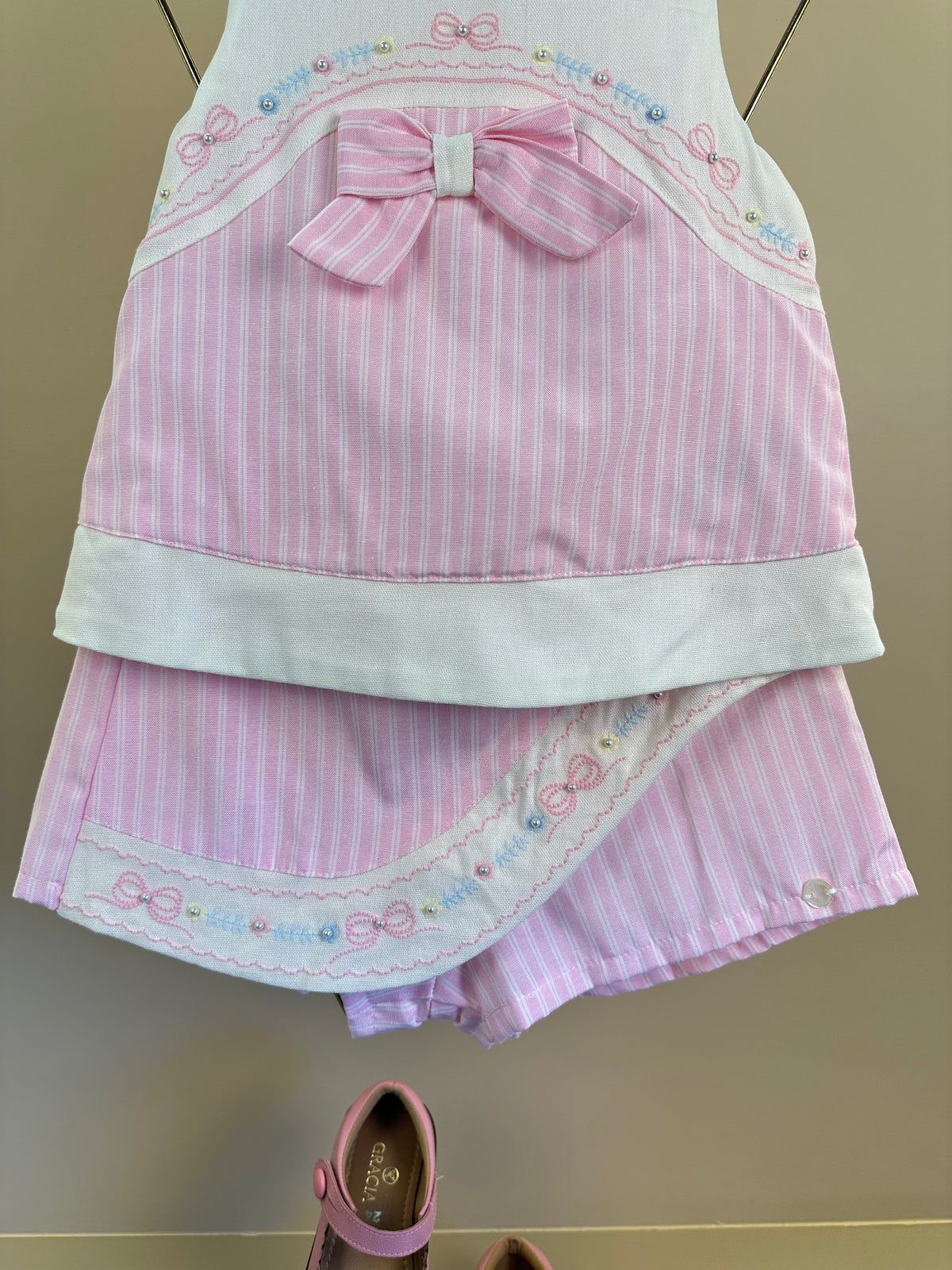 Conjunto Infantil Blusa Laço Pérolas e Shorts Saia Rosa Listrado - Petit Cherie