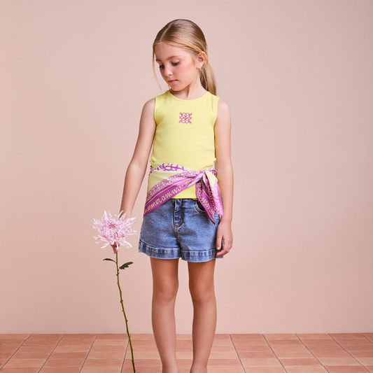 Conjunto Infantil Blusa Lenço ANM e Shorts Jeans Pingente - Animê