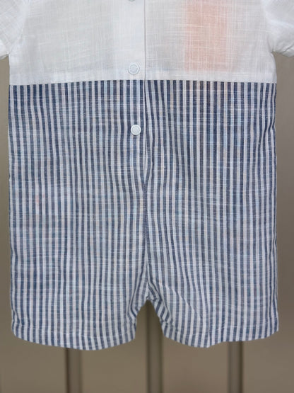 Romper Bebê Camisaria Algodão Cambraia e Fio Tinto Gola e Lapela Marinho - Um Mais Um