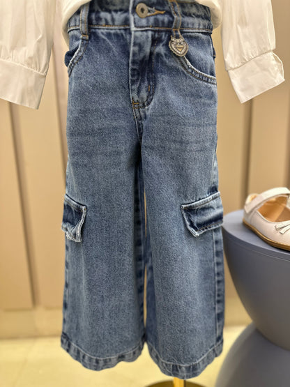 Conjunto Infantil Trio Colete Balonê Mini-Joia, Camisa Gola Babados Rendas e Calça Jeans Bolsos Laterais Mini-Joia - Animê