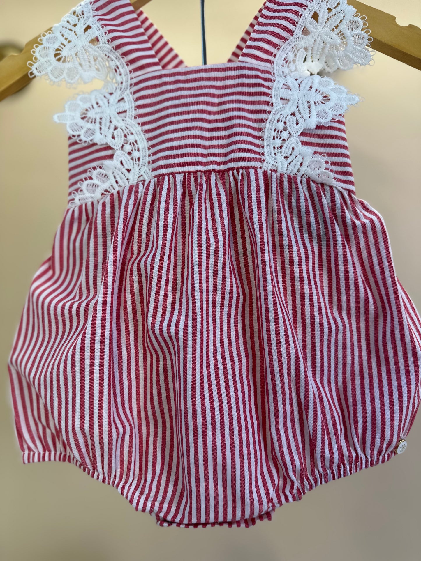 Romper Bebê Fofinho Balonê Algodão Listrado Vermelho -  Um Mais Um