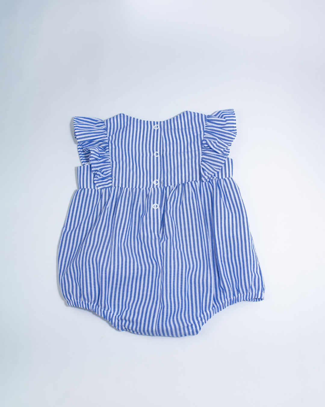 Romper Bebê Algodão Listrado Azul e Bordado Flores - Um Mais Um