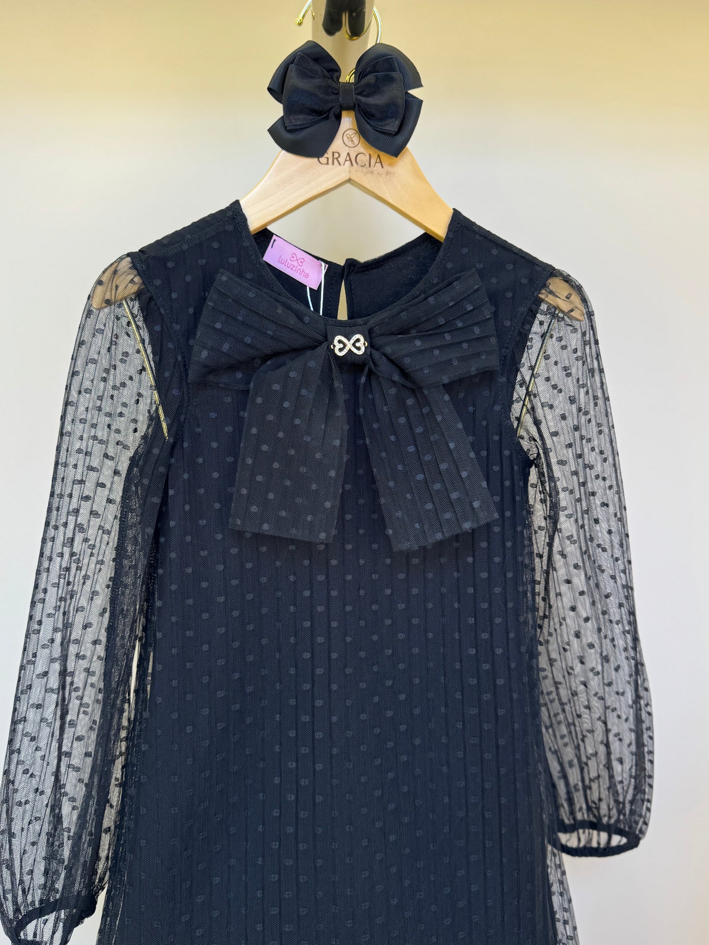Vestido Infantil Trapézio Tule Plissado Aplicação Laço Preto - Luluzinha