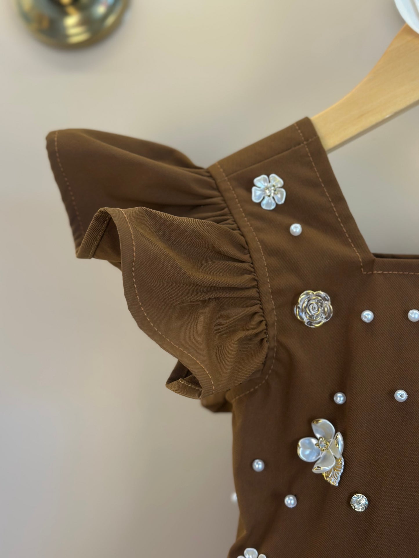 Conjunto Infantil Blusa e Shorts  Sarja Bordado Manual Marrom - Luluzinha