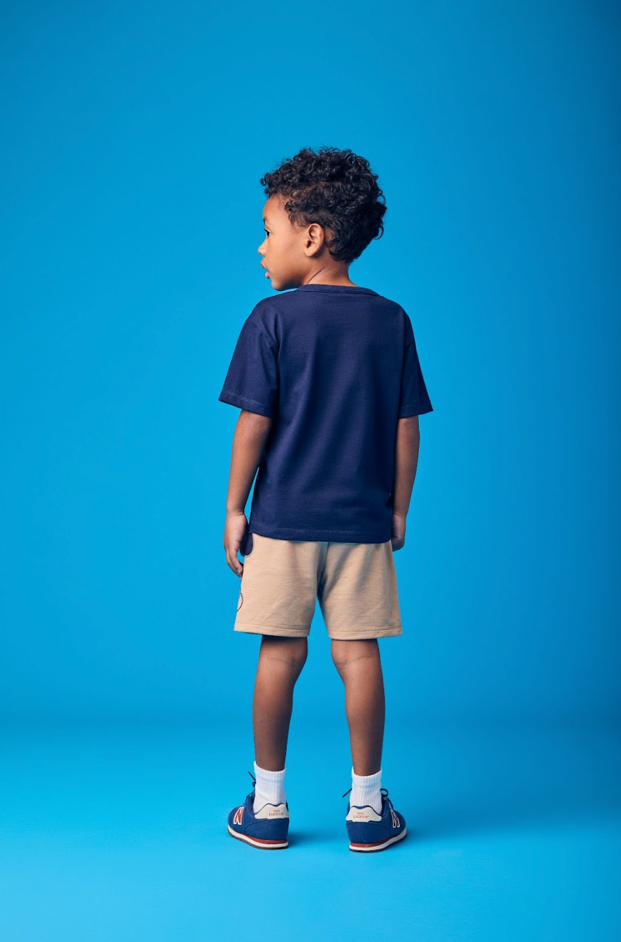 Conjunto Infantil Camiseta Marinho Mickey e Bermuda Bege - Youccie