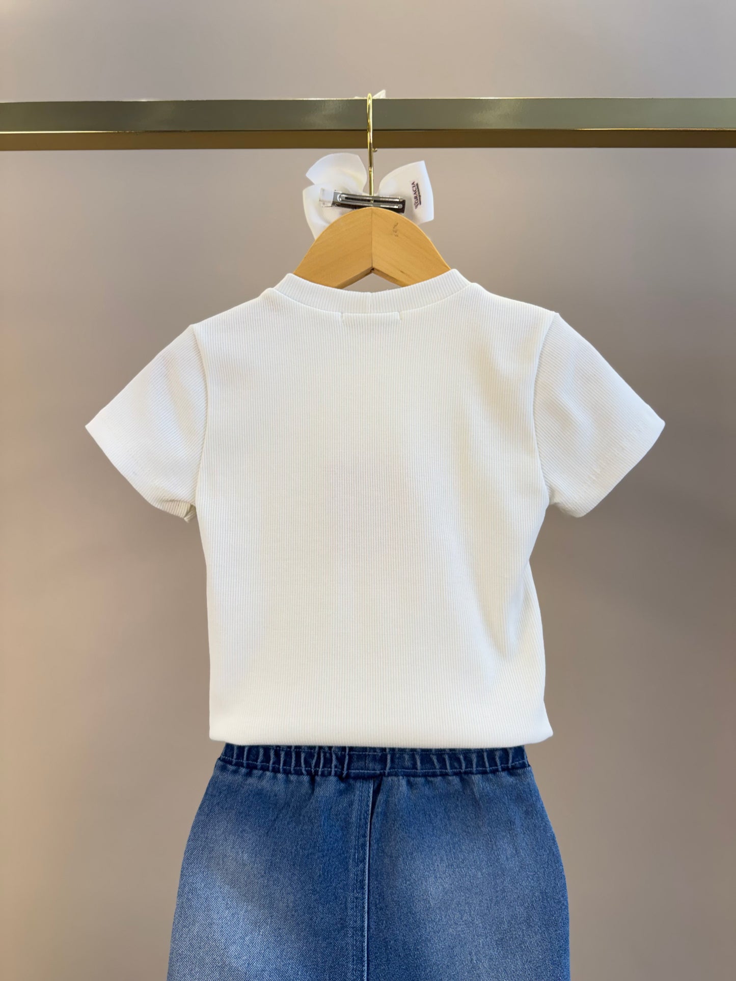 Conjunto Infantil Camiseta Off White Lacinho Tule e Calça Jogger Jeans Ursinho - Gabriela Aquarela