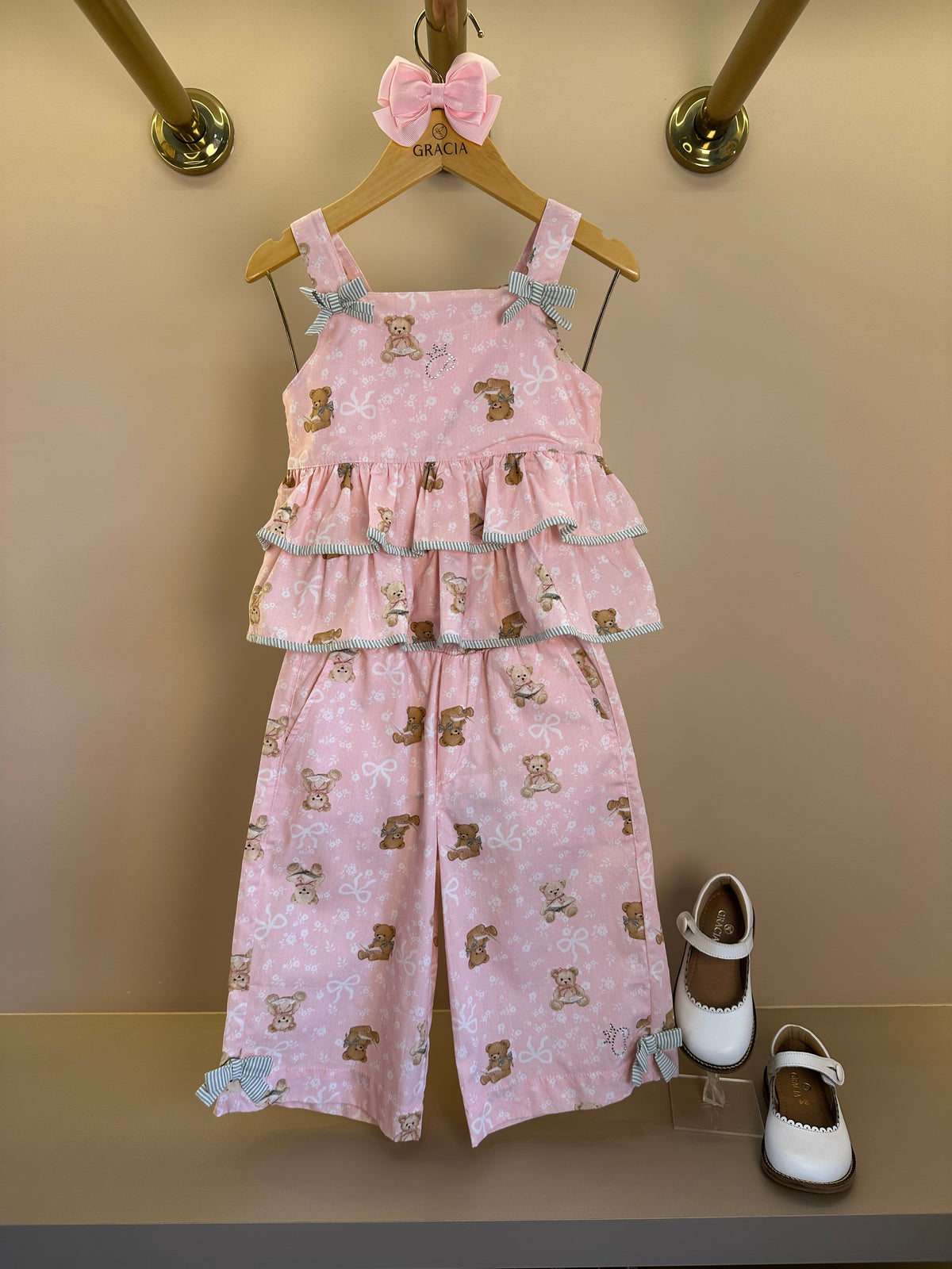 Conjunto Infantil Blusa Algodão Estampa Ursinhos Com Babados Lacinhos e Calça Pantacourt  - Pituchinhus