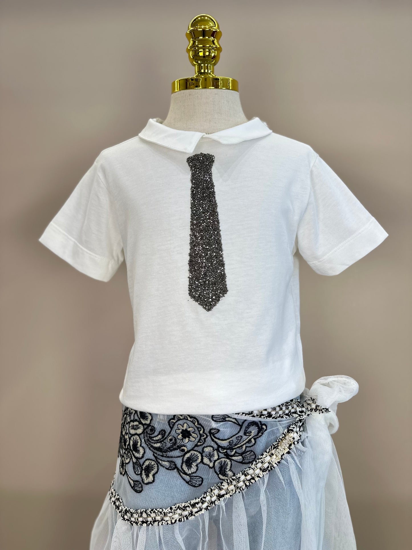 Conjunto Infantil Blusa Golinha Gravata Strass Pérola e Calça Jeans Lenço Bordado - Animê