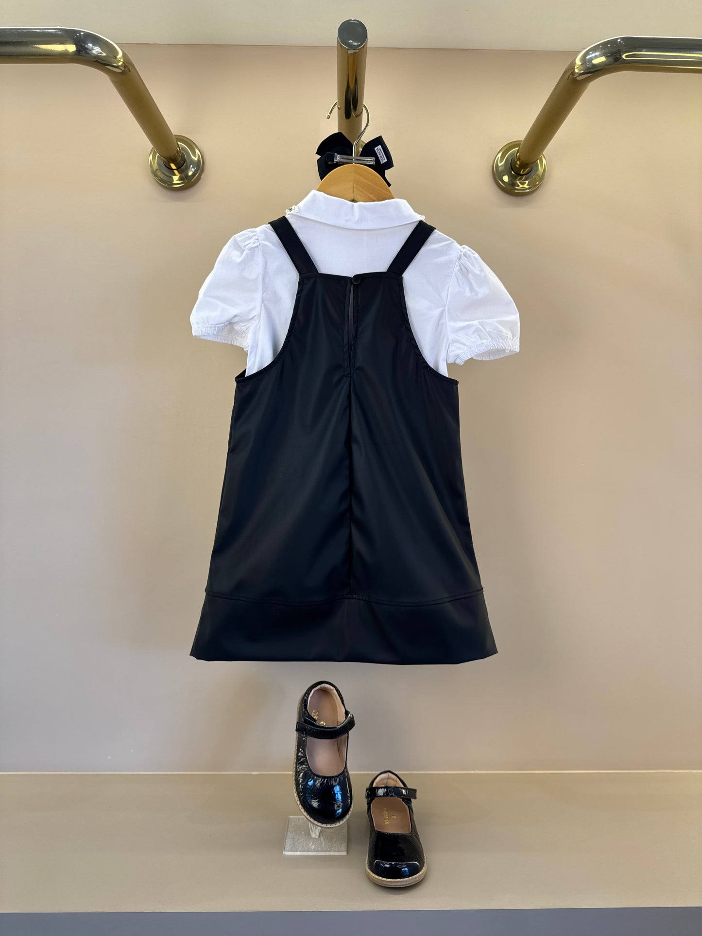 Conjunto Infantil Camisa Branca Gola Cristais e Salopete Like Leather Preta - Gabriela Aquarela