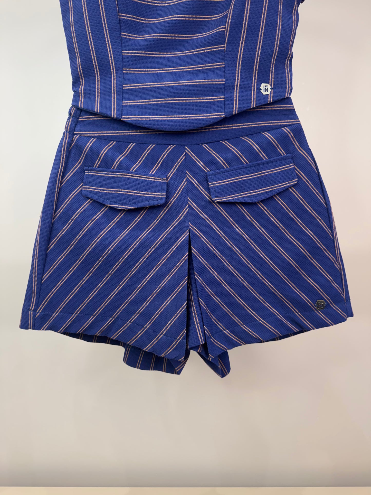 Conjunto Teen Top Cropped Listrado Marinho e Shorts Bolsos Frontal - Two In