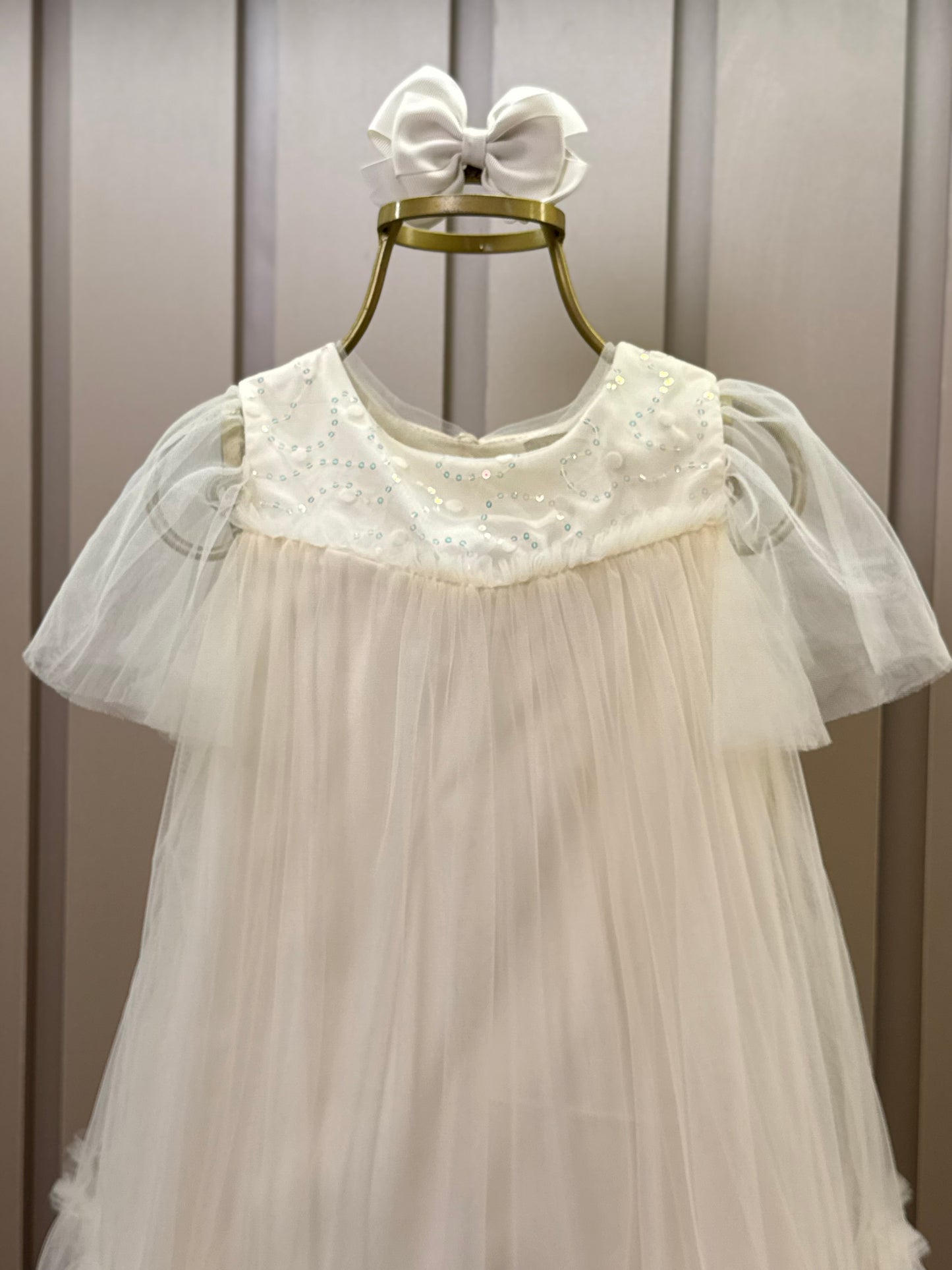 Vestido Infantil Trapézio Tule Bordado Flocado Gola Amarelo - Petit Cherie