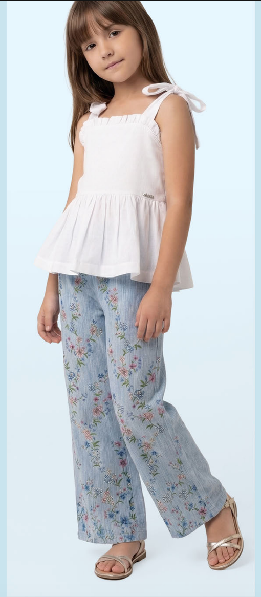 Conjunto Infantil Blusa Branca em Tricoline com Amarração no Ombro Calça Jeans Bordado de Flores - Luluzinha