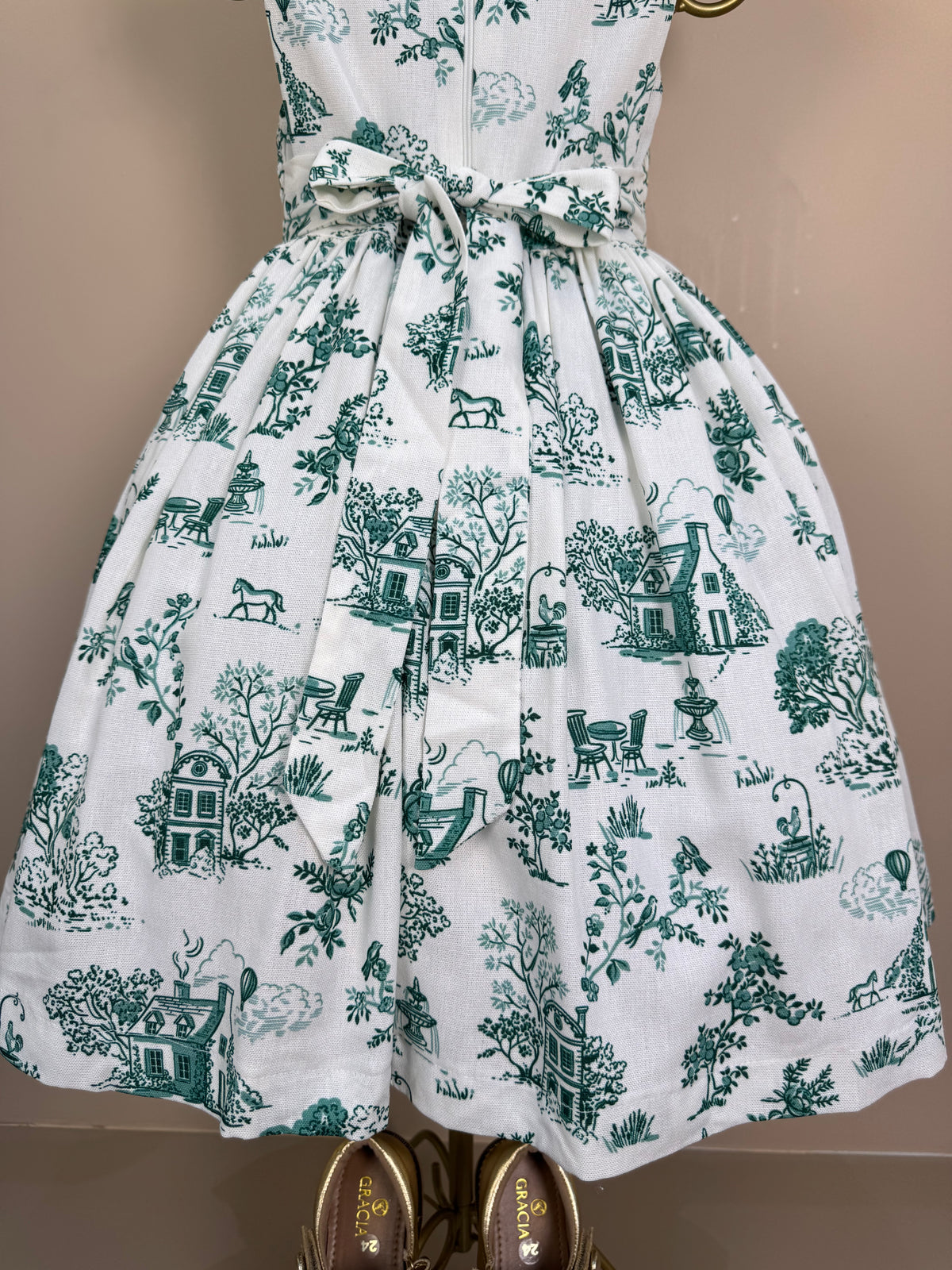 Vestido Infantil Linho Bordado Florais Verde - Petit Cherie