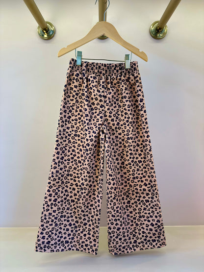 Calça Infantil Sarja Reta Bolsos Oncinha - Pituchinhus