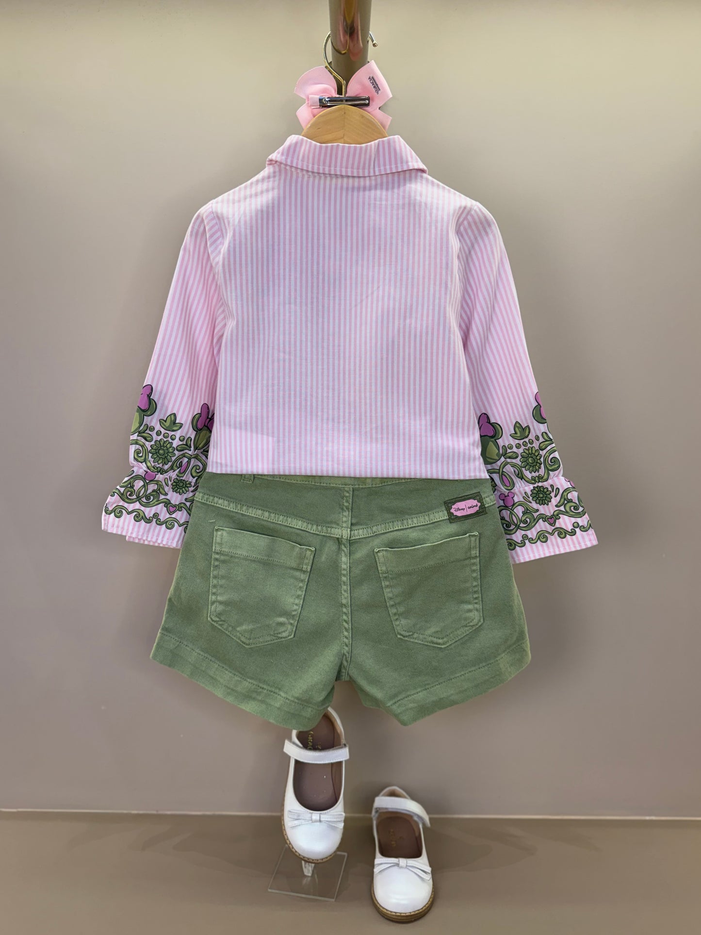 Conjunto Infantil Camisa Listrada Disney Punhos Conceito e Shorts Minnie Mouse Verde Forest - Animê