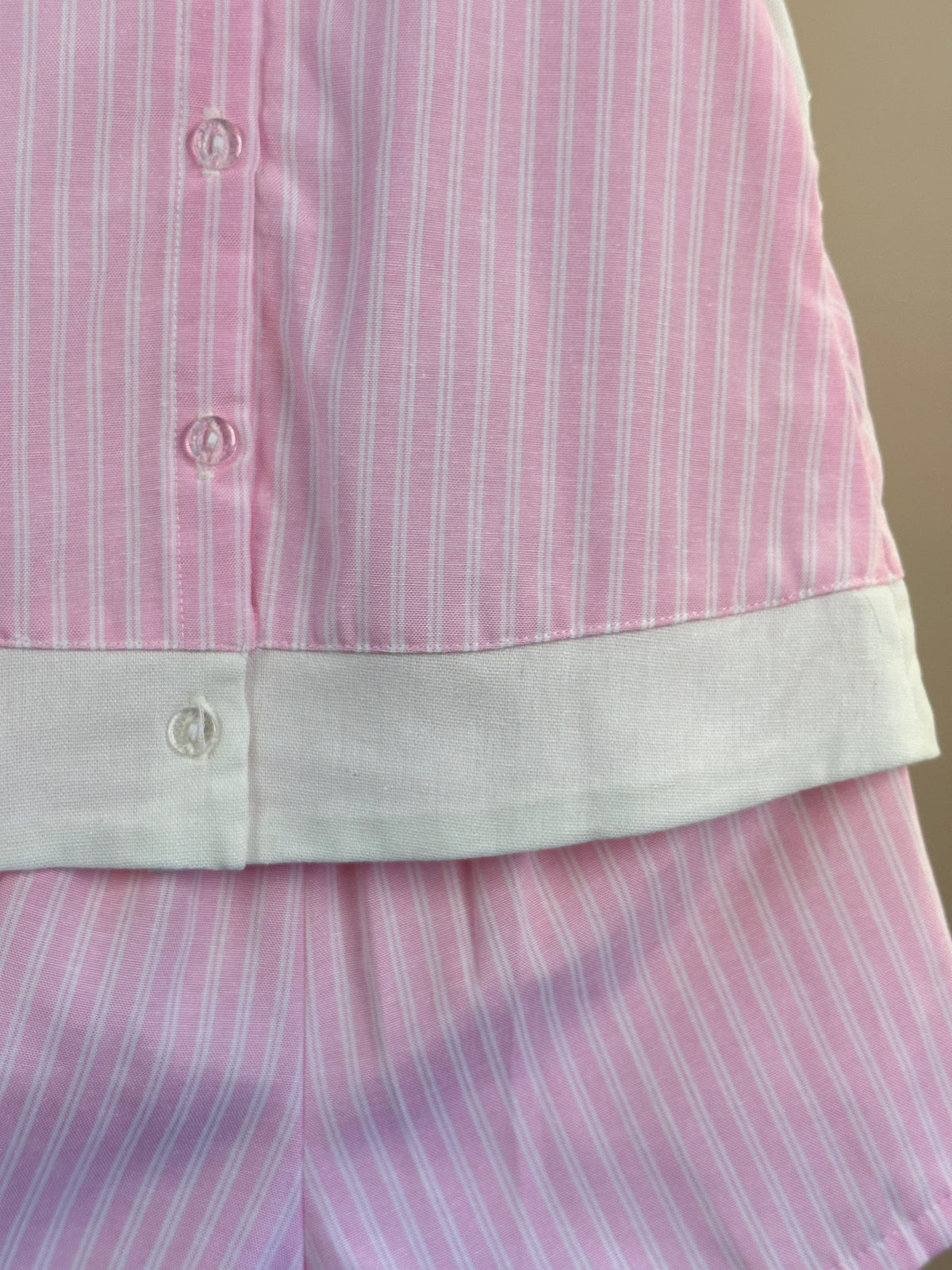 Conjunto Infantil Blusa Laço Pérolas e Shorts Saia Rosa Listrado - Petit Cherie