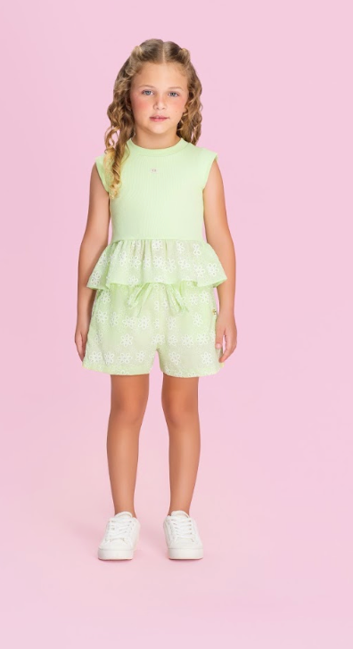 Conjunto Infantil Verde Blusa Com Babado Peplum e Shorts Com Bordado Inglês - Petit Cherie
