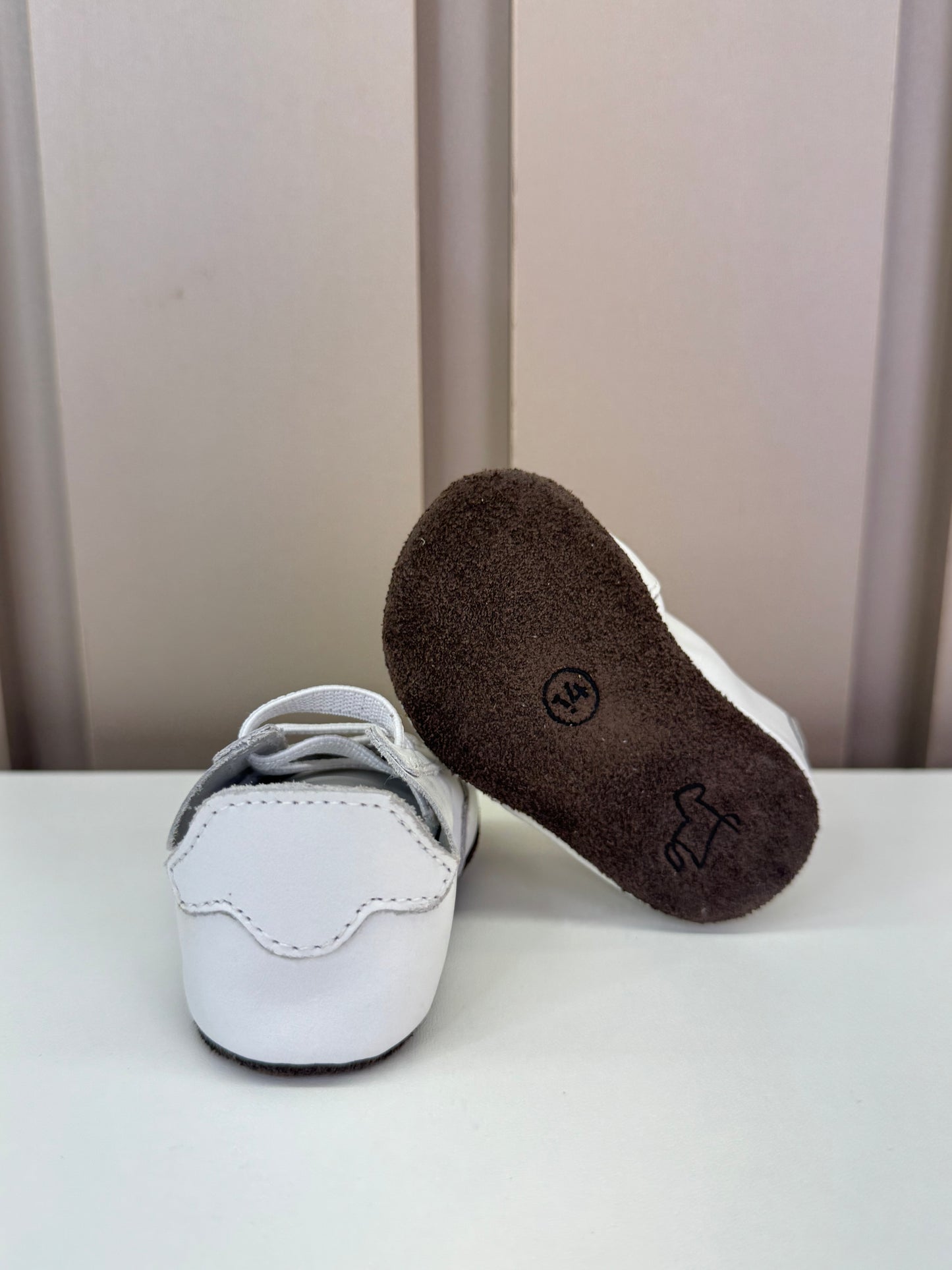 Sapato Bebê Couro Bola Branco - Petit Cheval