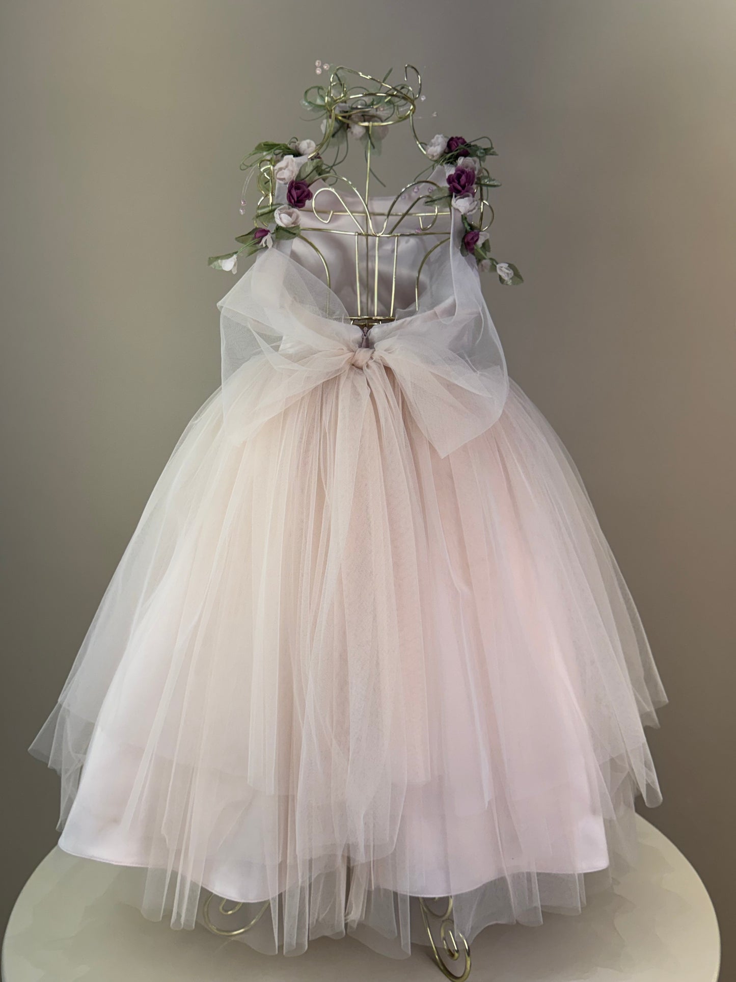 Vestido Infantil Festa Costas Trançadas e Flores Bordadas