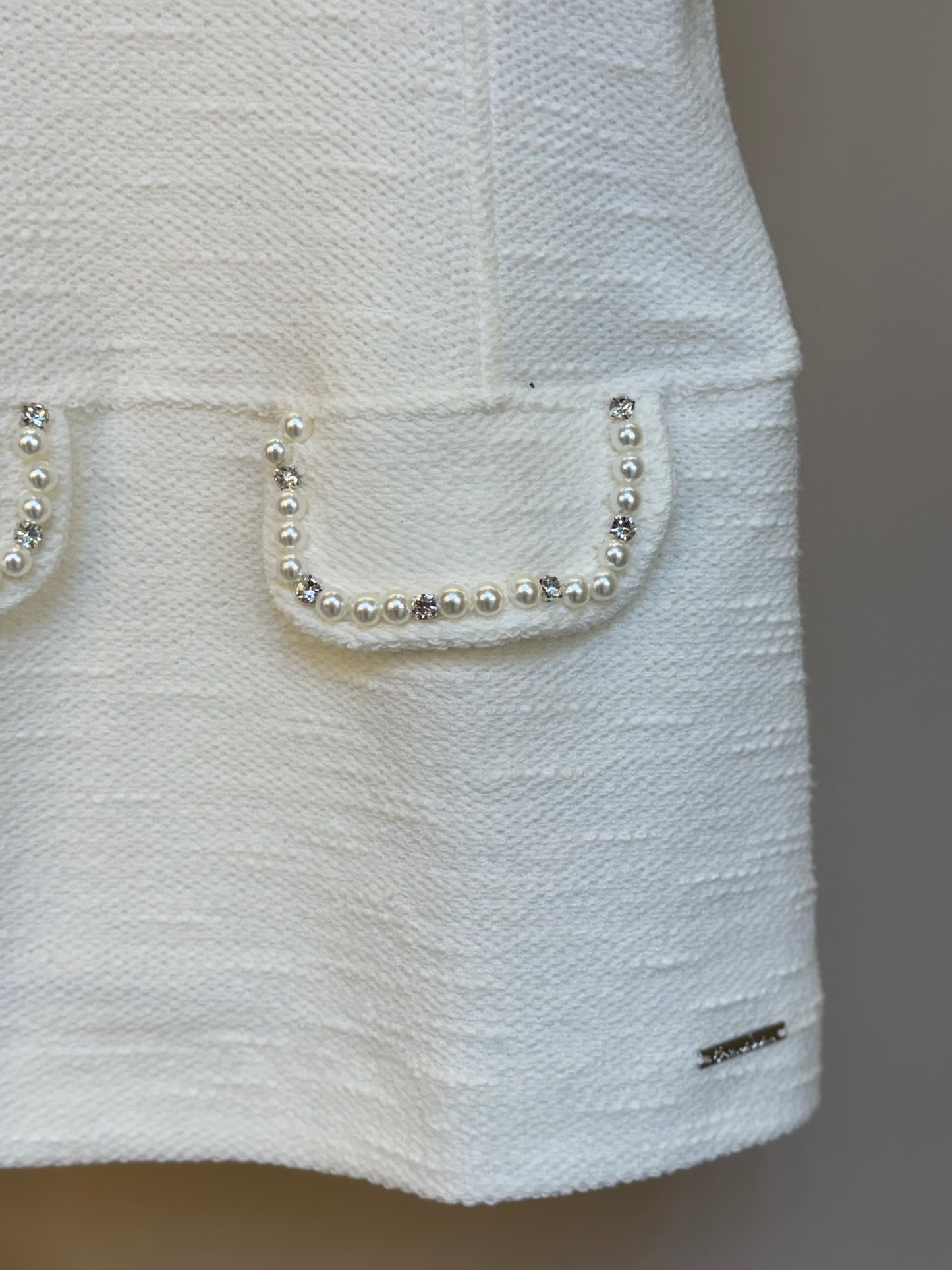 Vestido Infantil Bouclé Lapelas Bordadas Pérolas e Cristais Off White - Pituchinhus