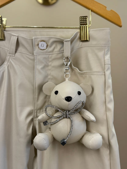 Calça Wide Leg Couro Fake Pingente de Urso  Bege - Luluzinha