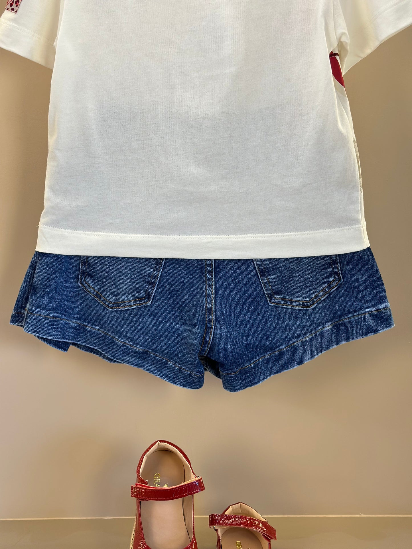 Conjunto Infantil Blusa Minnie & Mickey Berry Pérola e Saia-shorts Jeans Pregas - Animê