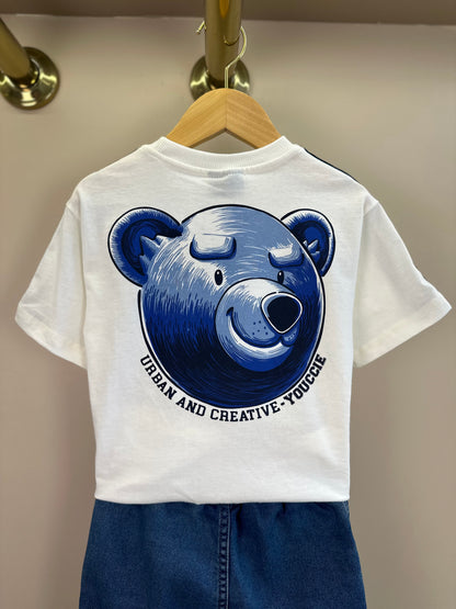 Conjunto Infantil Camiseta Branca Faixa Azul Urso Costas e Bermuda Jeans - Youccie