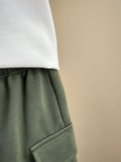 Conjunto Infantil Camiseta Silk nas Costas e Bermuda Cargo Militar Verde - Beabá