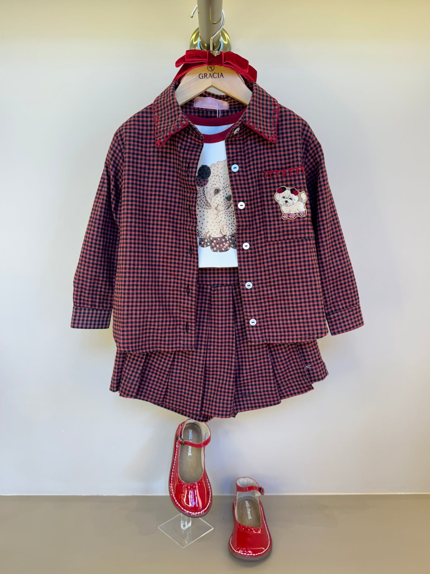 Conjunto Infantil Trio Xadrez Camisa Max Patche Cachorrinho, Blusa Cristais e Saia-shorts Pregas - Pituchinhus