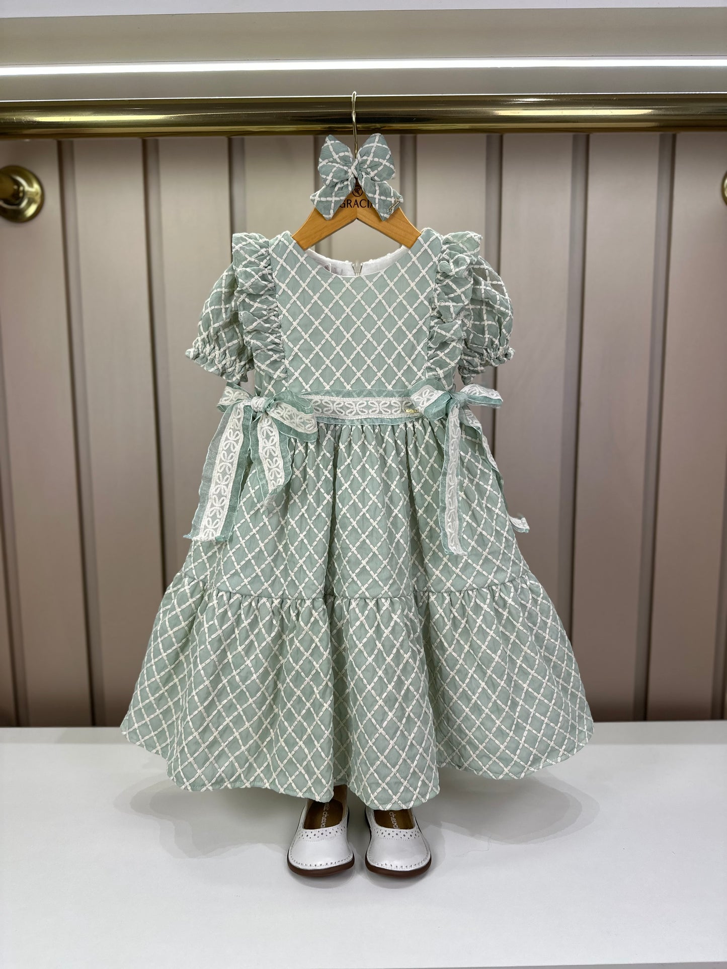 Vestido Bebê Clássico Luxo  Manga Babados e Laços Rendados Verde - Roana