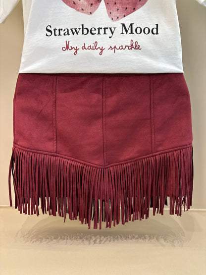 Conjunto Teen Camiseta Oversized Simply Sweet Strass e Saia Suede Franjas Vermelha - Two In