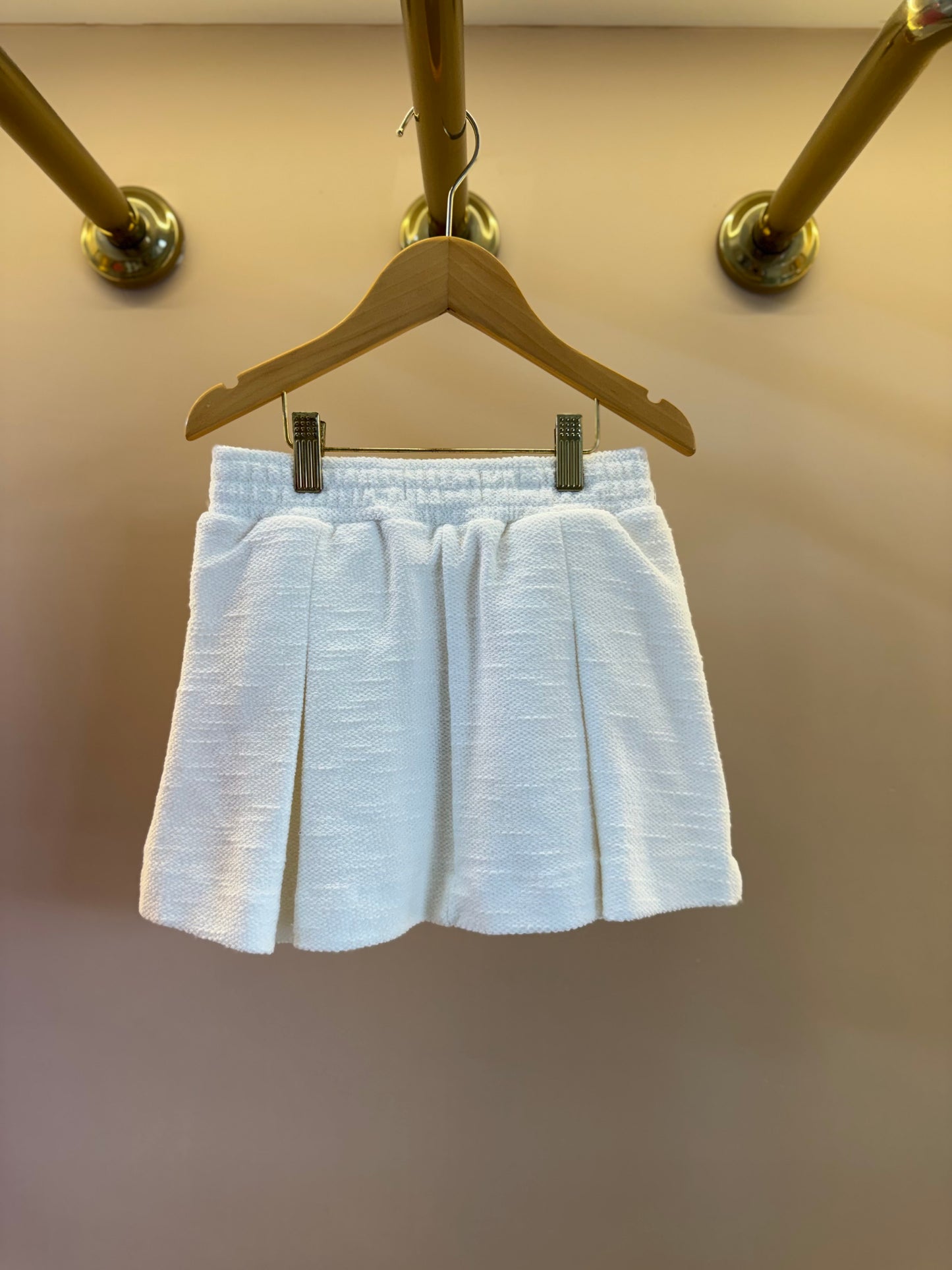 Saia-shorts Infantil Bouclé Pregas Lapelas Bordadas Pérolas e Cristais Off White - Pituchinhus