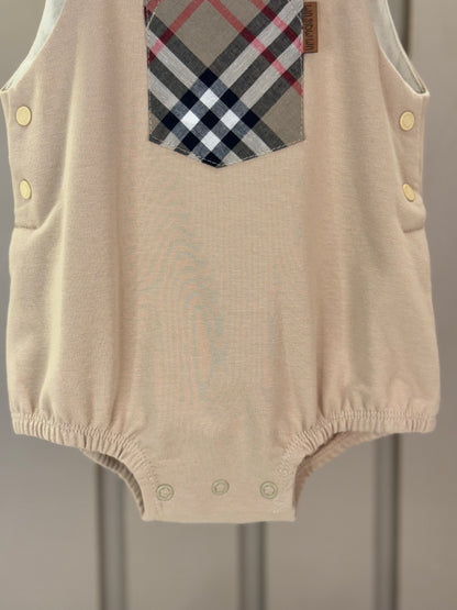 Romper Bebê Moletinho Fofinho Bolso Xadrez Bege - Um Mais Um