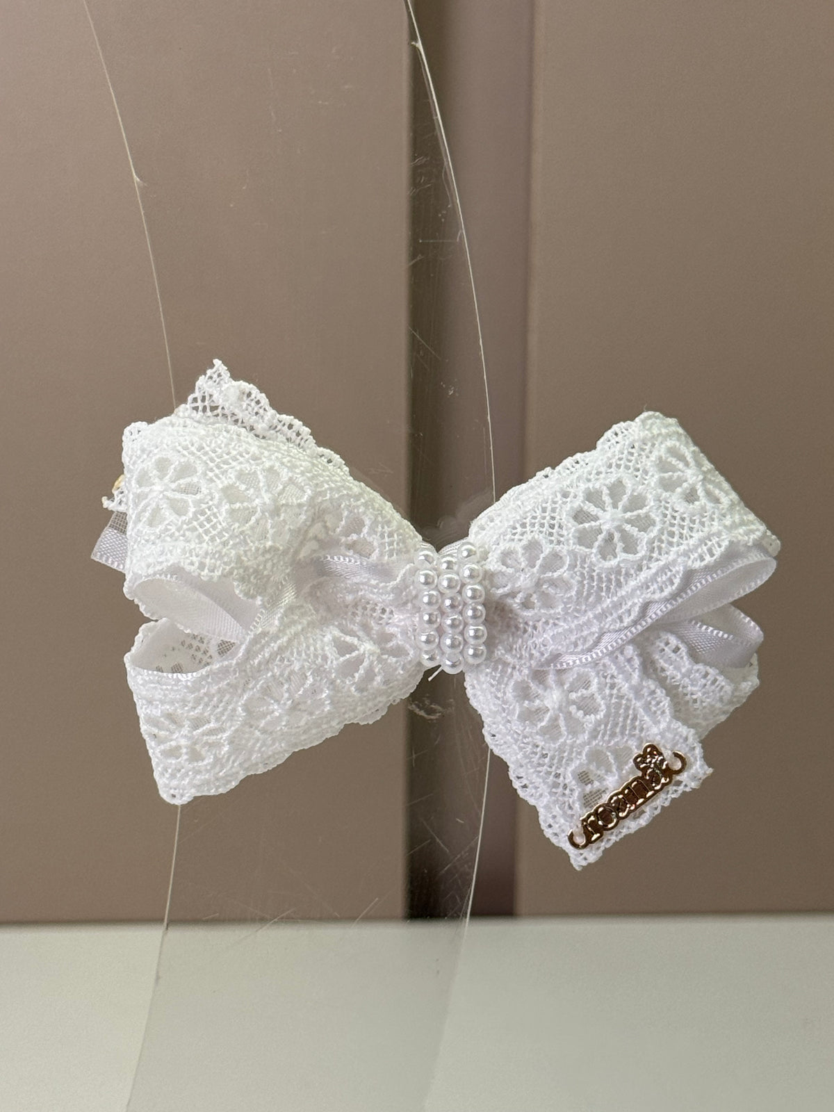 Laço Infantil Renda Branco Miolo Pérolas - Roana