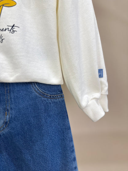 Conjunto Infantil Feminino Casaco Daisy Laço Off White com Calça Jeans Reta Laços Jeans Casual - Momi