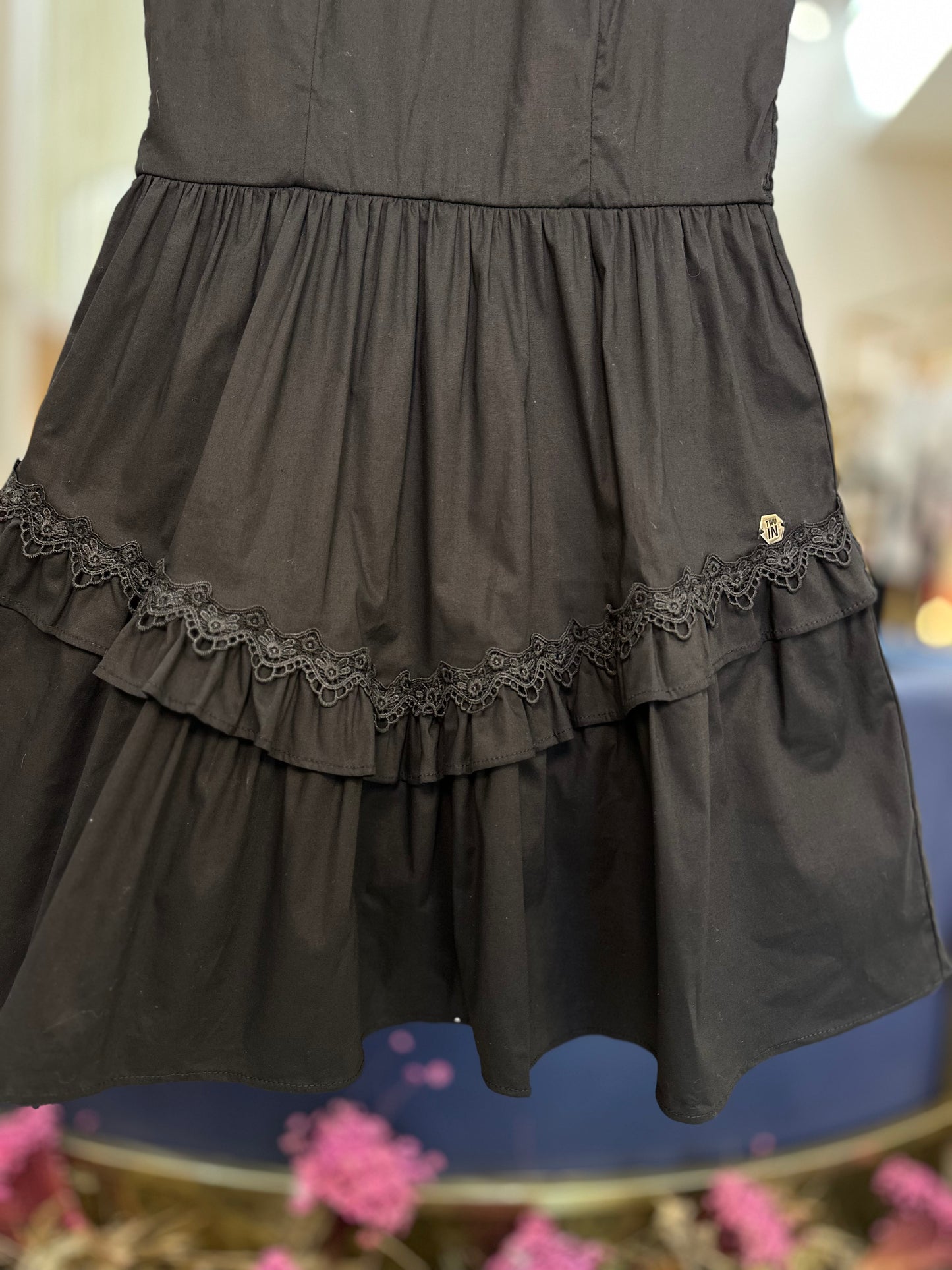 Vestido Teen Recortes com Guipir Preto - Two In