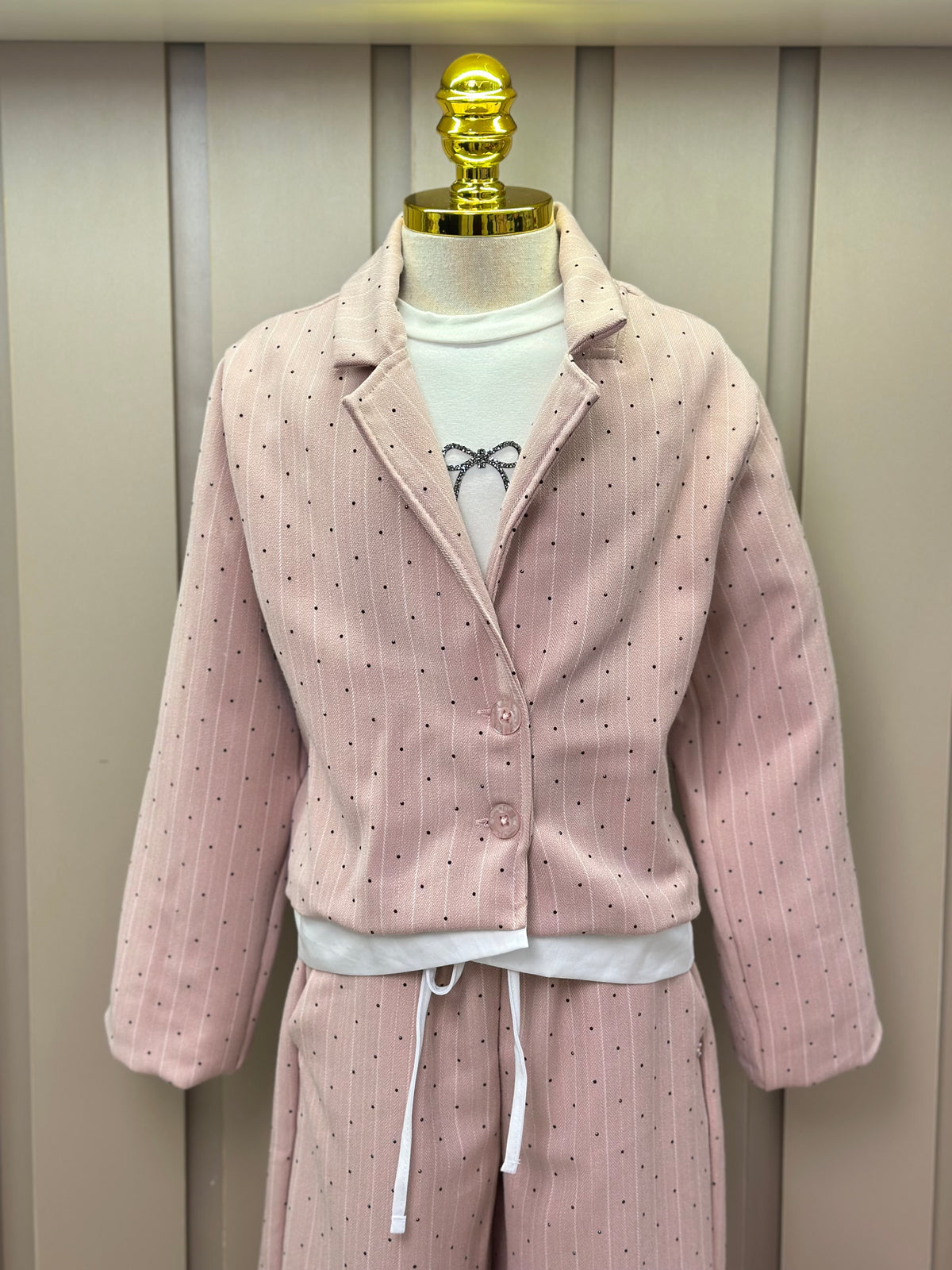 Conjunto Infantil Trio Blusa Lacinho, Casaqueto e Calça Alfaiataria Listrada Strass Rosé - Petit Cherie
