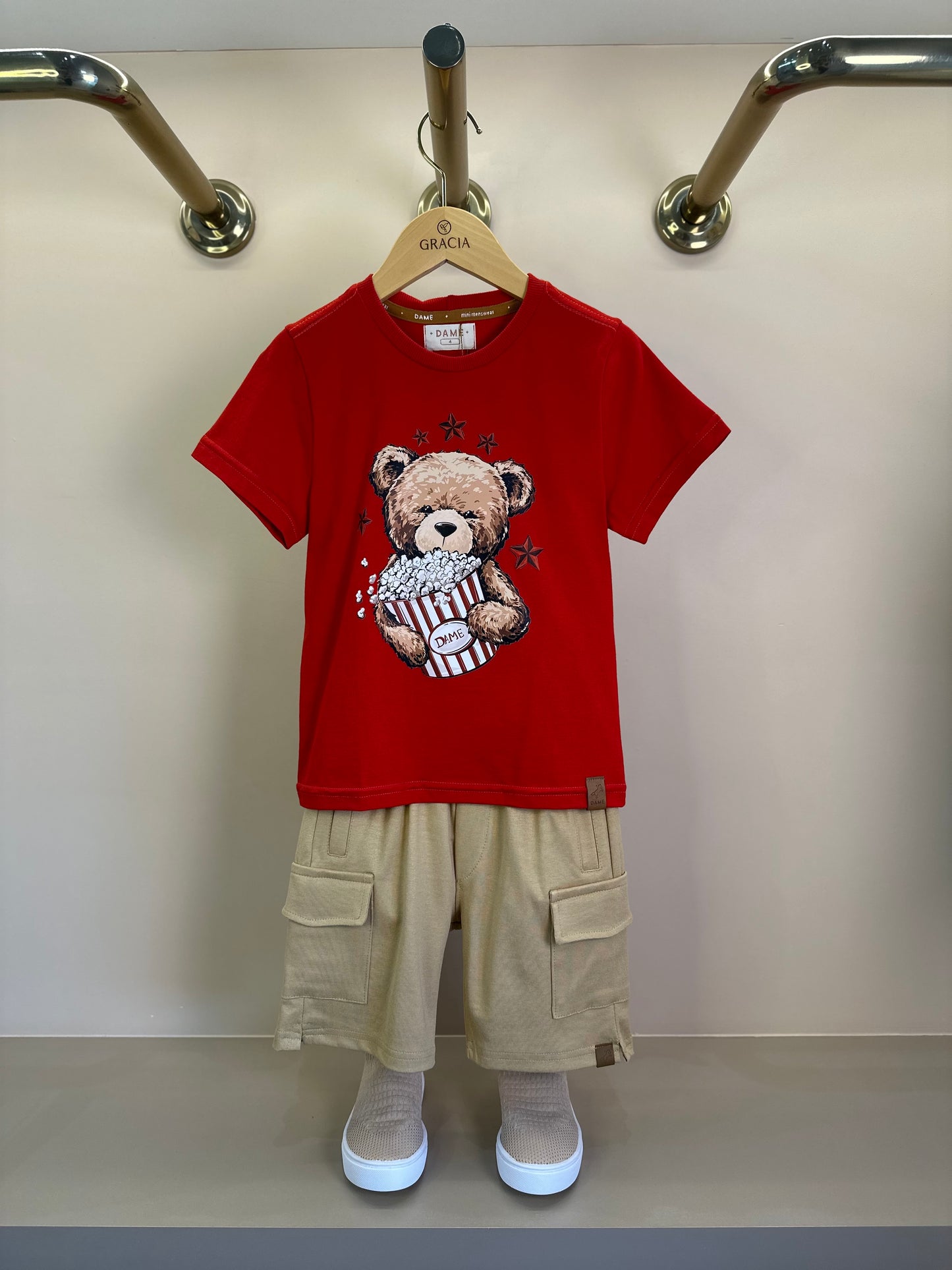Conjunto Infantil Camiseta Teddy Pipoca e Bermuda Bolsos Cargo Bege - Dame