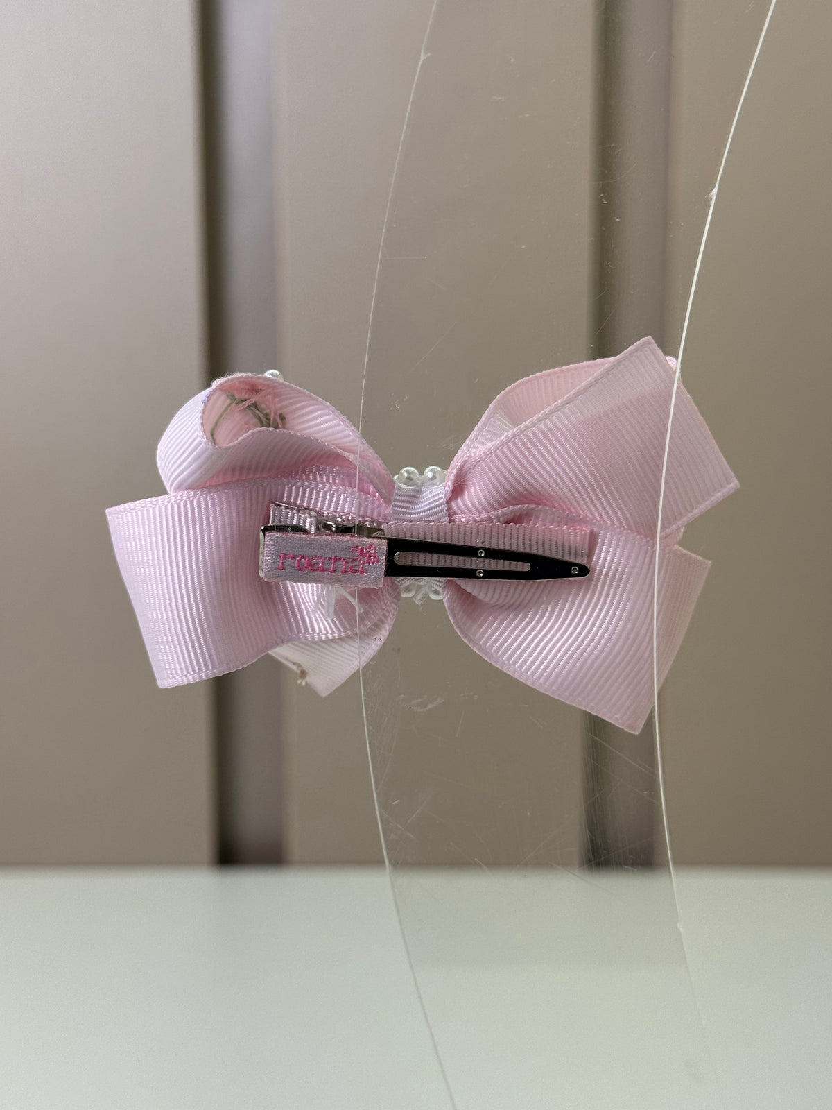 Presilha Infantil Laço Rosa Bordado Flores e Ramos Miolo Pérolas- Roana
