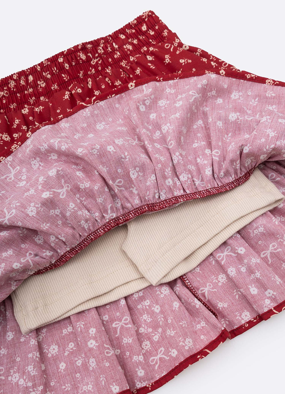 Conjunto Infantil Blusa Tricot Laço Bordado Pérolas E Cristais Bala de Cereja e Saia-shorts Mini Flores Babados e Laços