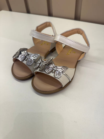 Sandália Infantil Borboleta Prata Branca Perolada - Gracia
