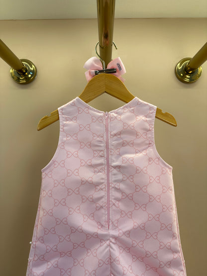Vestido infantil Acetinado Monograma com Babados - Luluzinha